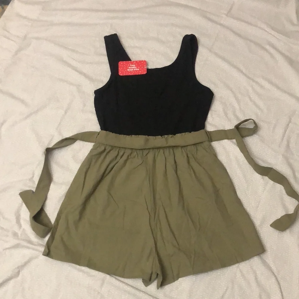 NWT PatPat WOMEN SKort ,
One Size medium 
One size small 
Sold separate - Picture 8 of 14